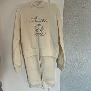 Skechers | Size 6 | Aspen Ski Club Cream Hoodie and Sweatpants Set